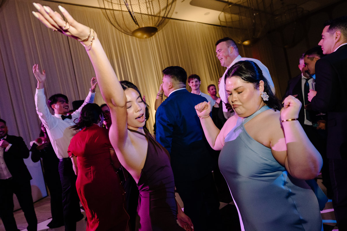 thompson hotel houston wedding grace prebyterian church ceremony best houston wedding photographer knwedding