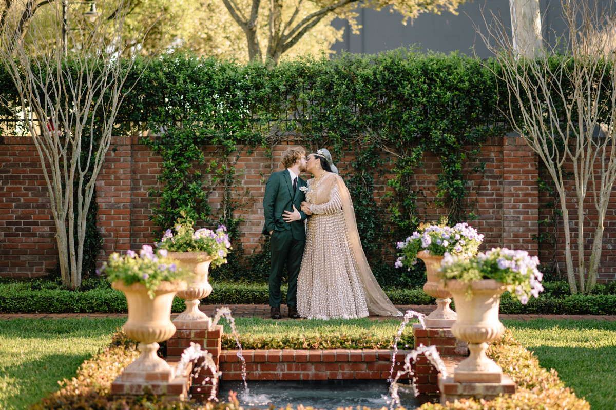 Houston-micro-wedding-photographer-river-oaks-garden-club-ceremony-reception-venue-small-guest-count-wedding-0032 Houston micro wedding photographer river oaks garden club ceremony reception venue small guest count wedding