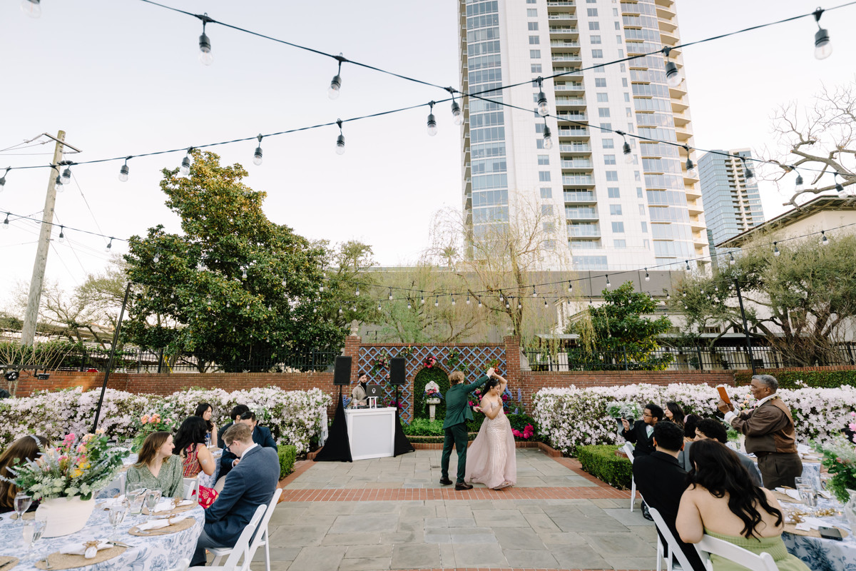 Houston-micro-wedding-photographer-river-oaks-garden-club-ceremony-reception-venue-small-guest-count-wedding-0043 Houston micro wedding photographer river oaks garden club ceremony reception venue small guest count wedding