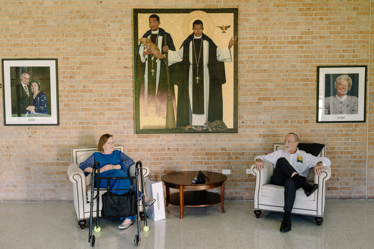Houston wedding ceremony at st basil chapel st thomas university reception julia ideson library photographer photo