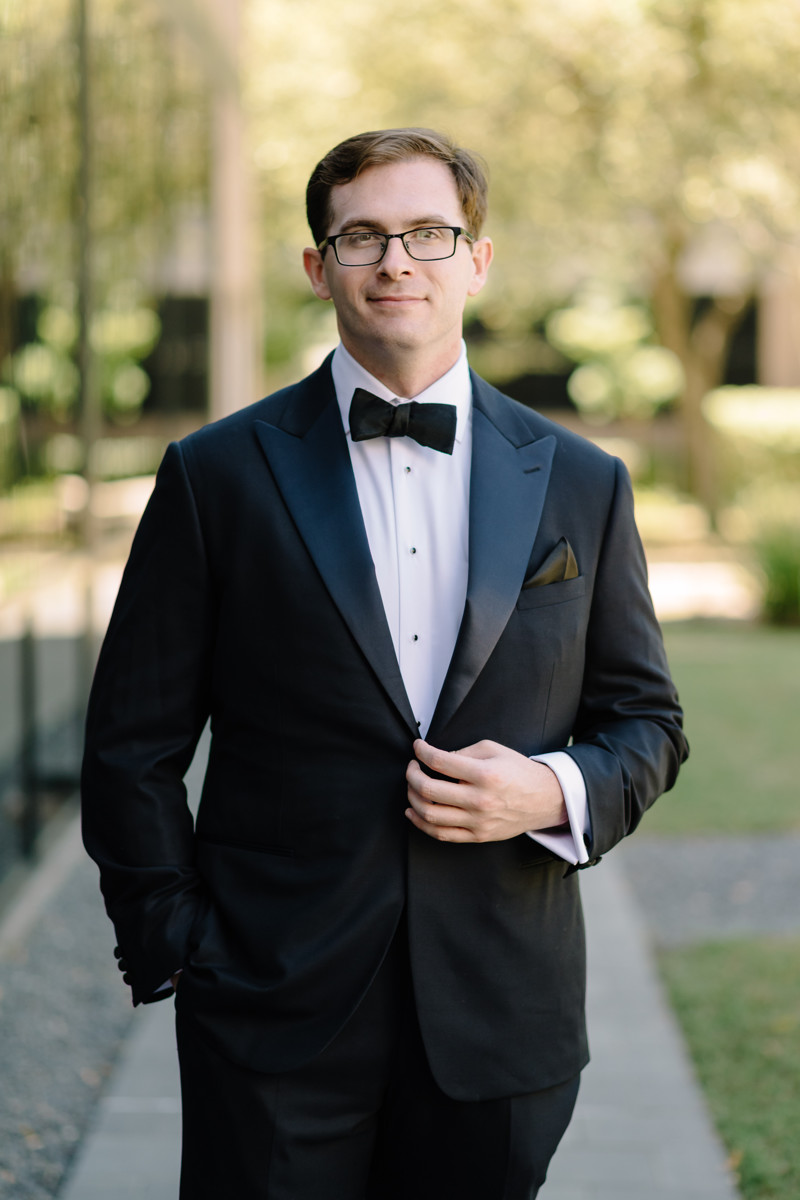 Houston wedding ceremony at st basil chapel st thomas university reception julia ideson library photographer photo