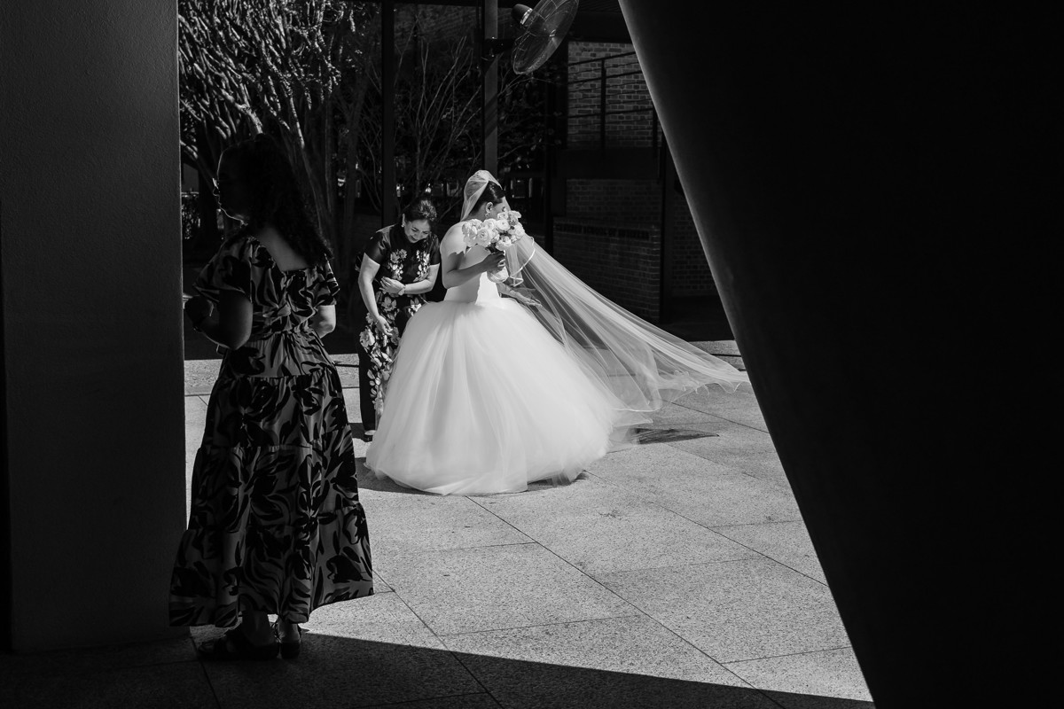 Houston wedding ceremony at st basil chapel st thomas university reception julia ideson library photographer photo