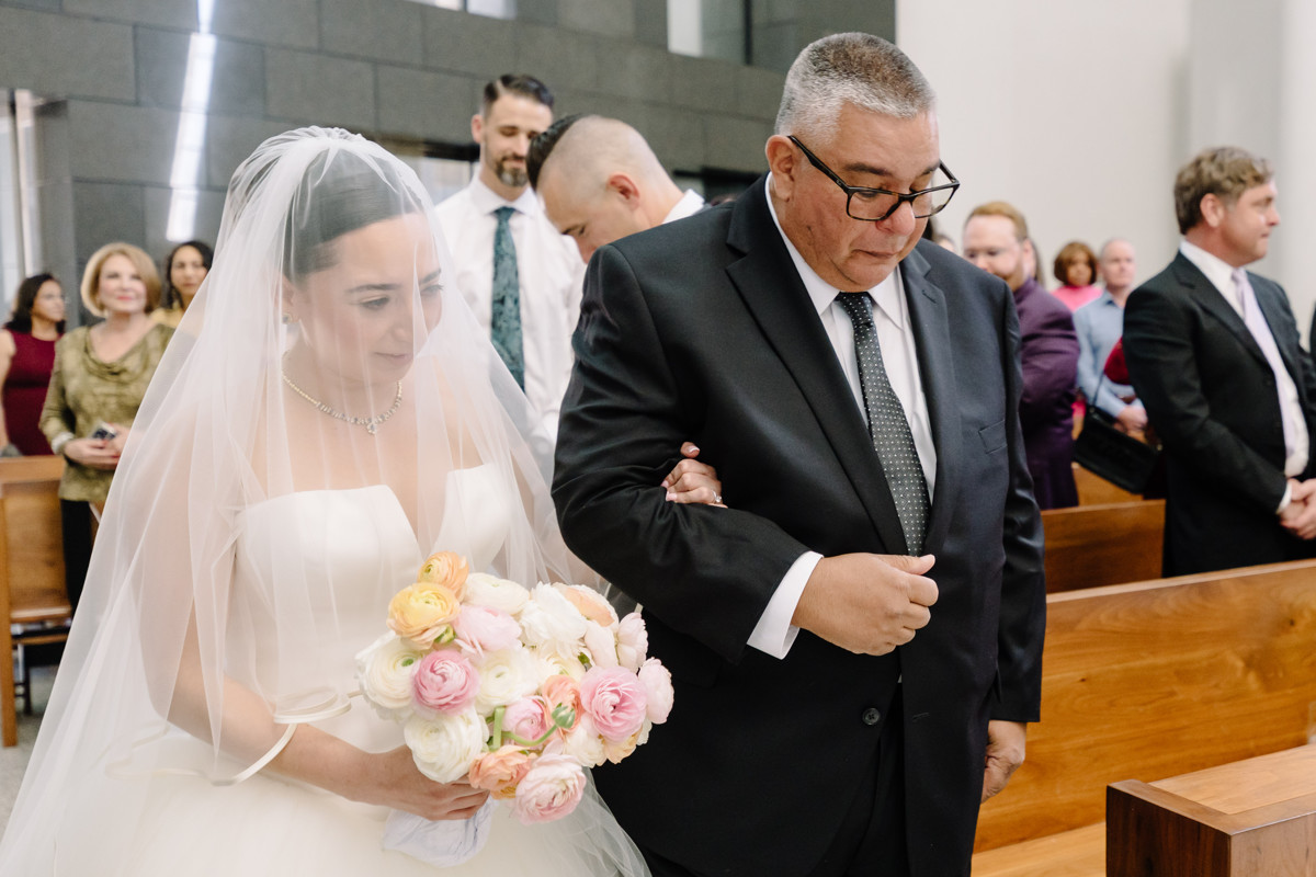 Houston wedding ceremony at st basil chapel st thomas university reception julia ideson library photographer photo