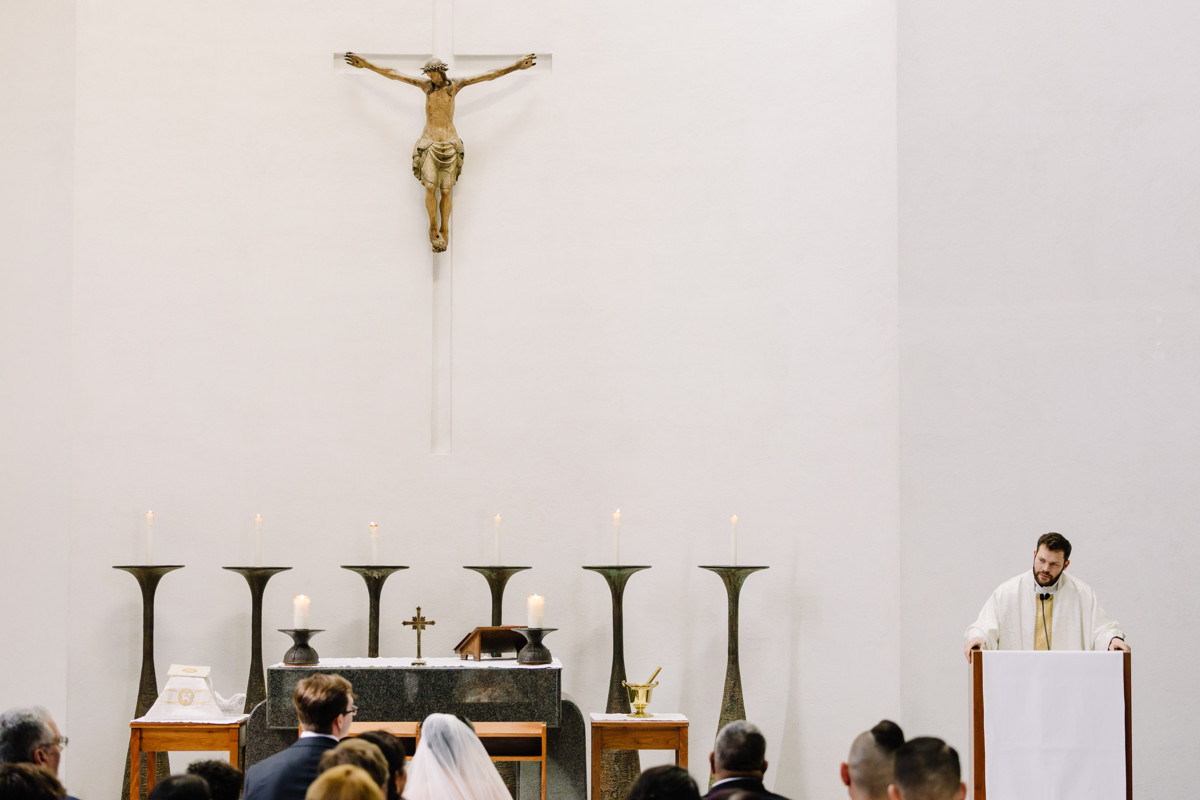 Houston wedding ceremony at st basil chapel st thomas university reception julia ideson library photographer photo