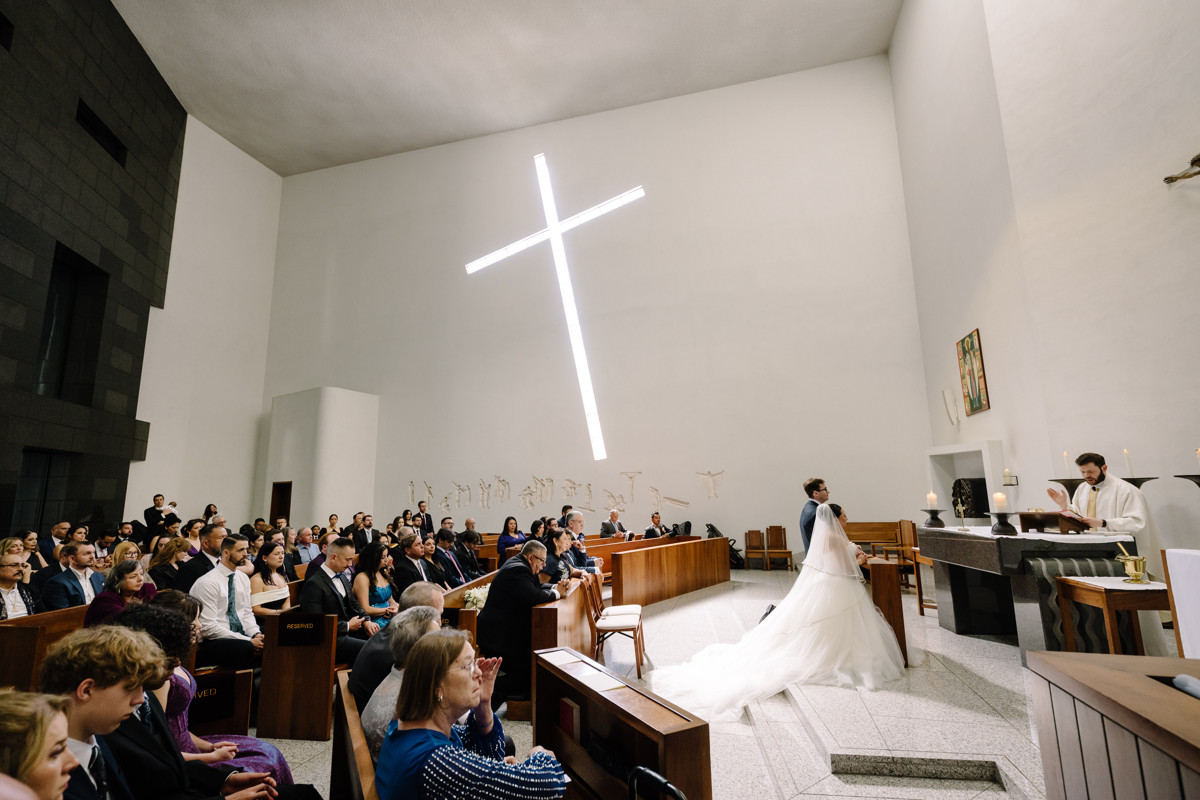 Houston wedding ceremony at st basil chapel st thomas university reception julia ideson library photographer photo