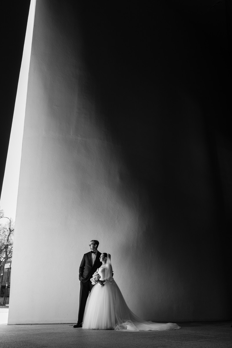 Houston wedding ceremony at st basil chapel st thomas university reception julia ideson library photographer photo
