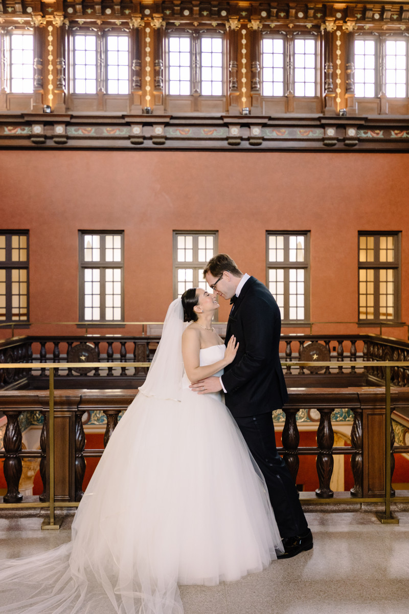 Houston wedding ceremony at st basil chapel st thomas university reception julia ideson library photographer photo