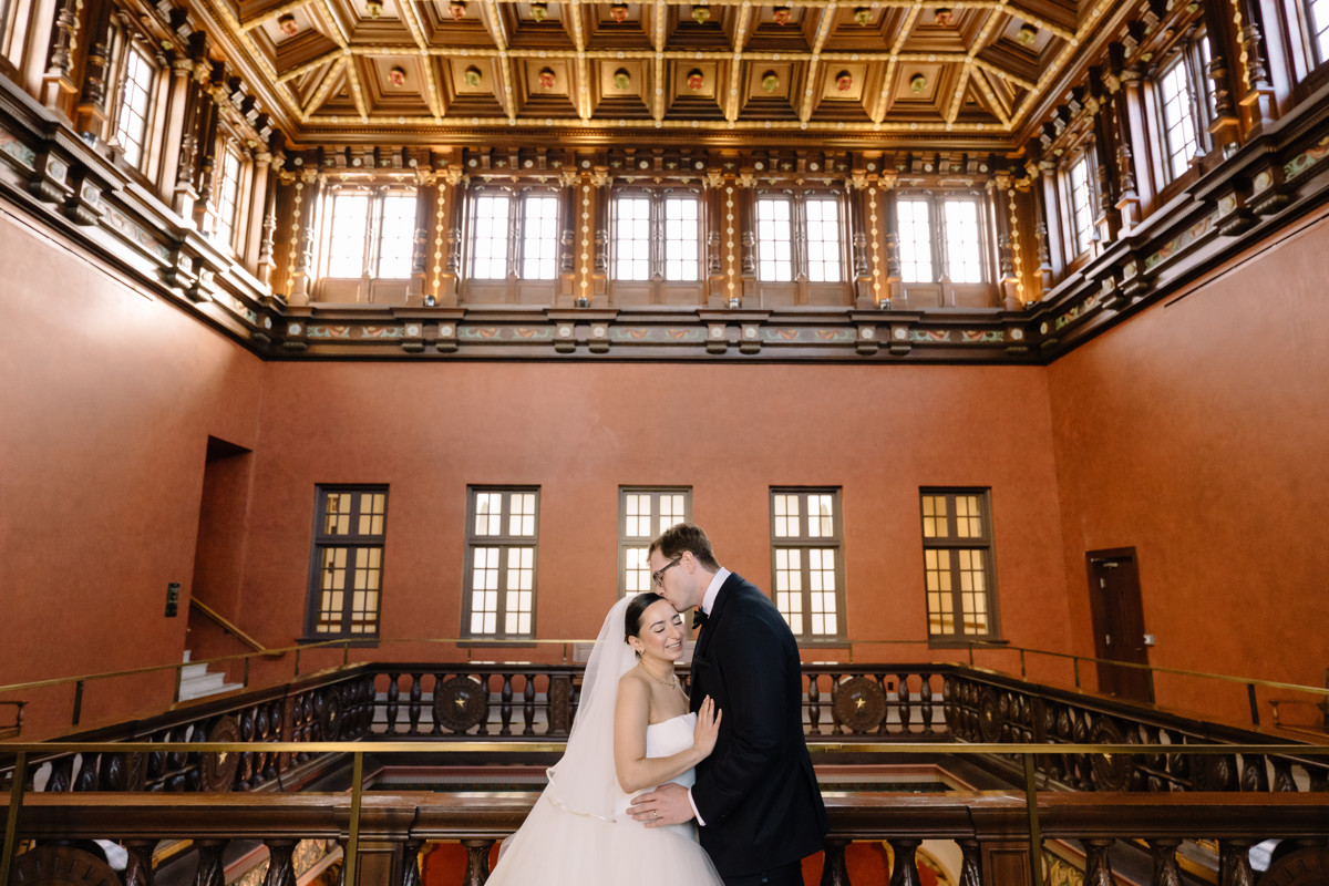 Houston wedding ceremony at st basil chapel st thomas university reception julia ideson library photographer photo