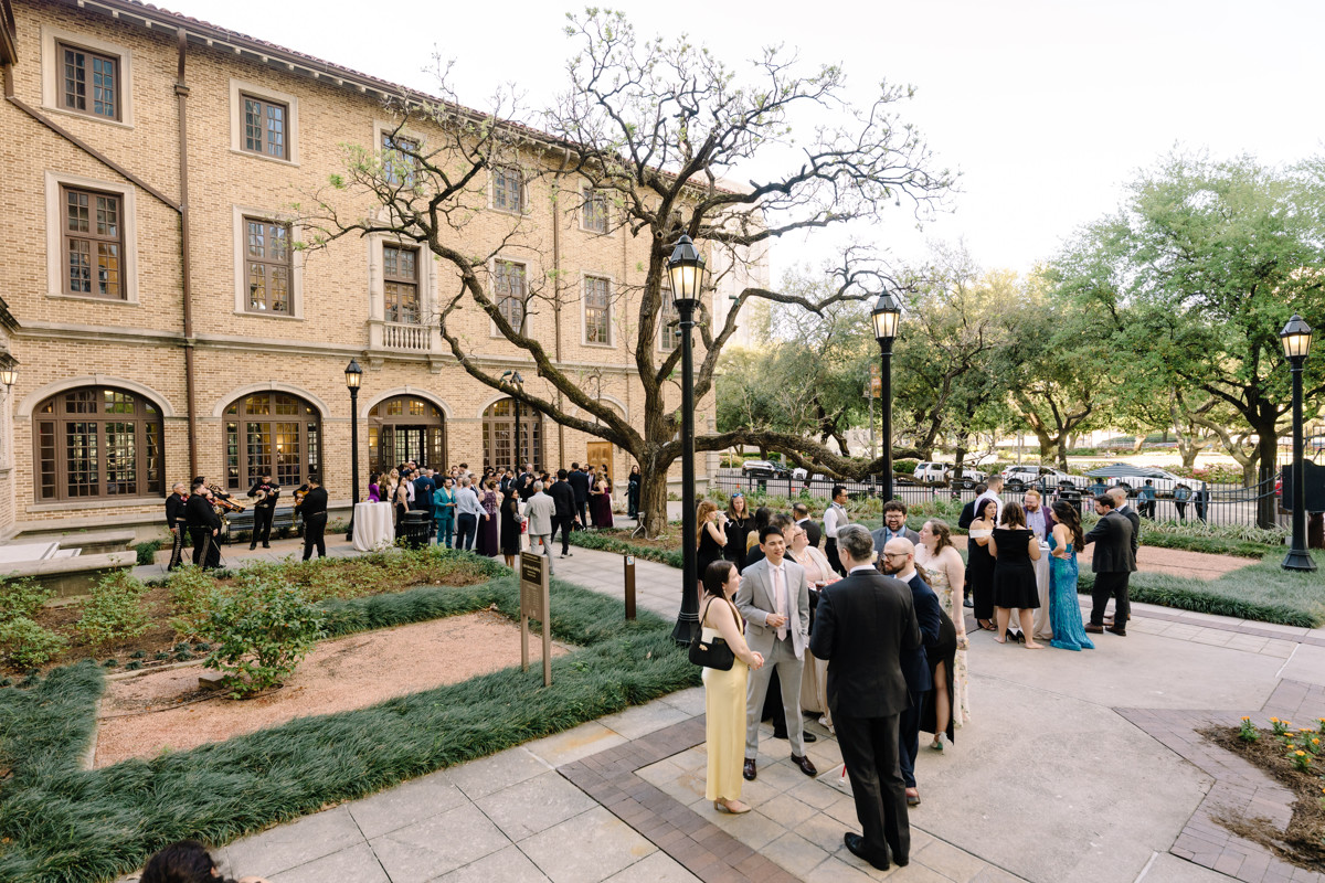 Houston wedding ceremony at st basil chapel st thomas university reception julia ideson library photographer photo