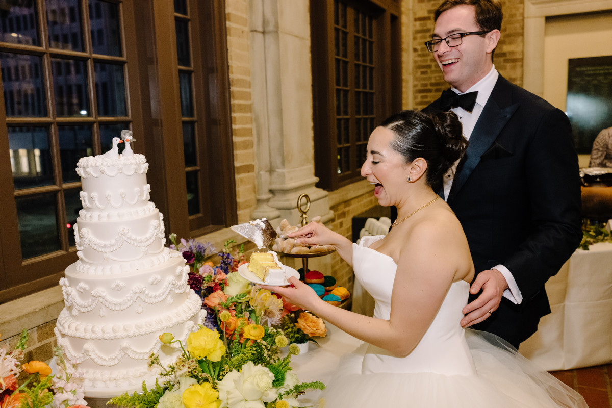 Houston wedding ceremony at st basil chapel st thomas university reception julia ideson library photographer photo