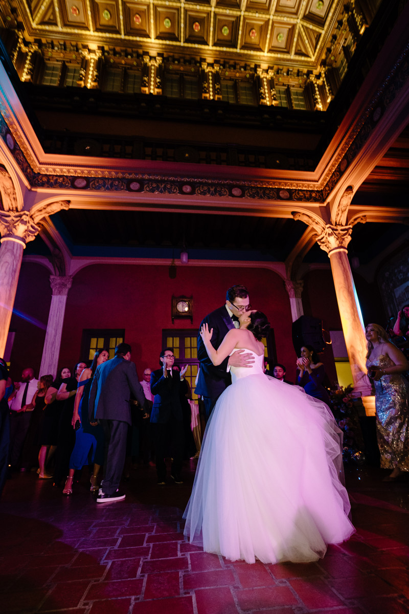 Houston wedding ceremony at st basil chapel st thomas university reception julia ideson library photographer photo