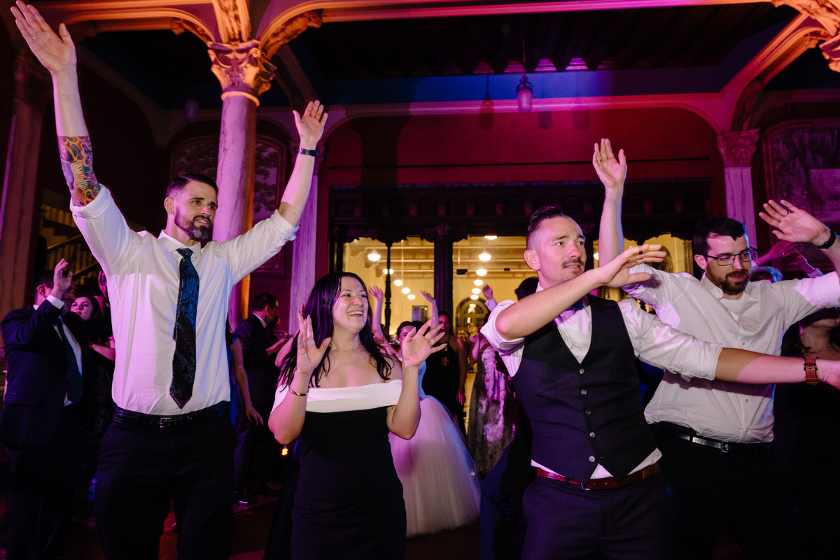 Houston wedding ceremony at st basil chapel st thomas university reception julia ideson library photographer photo