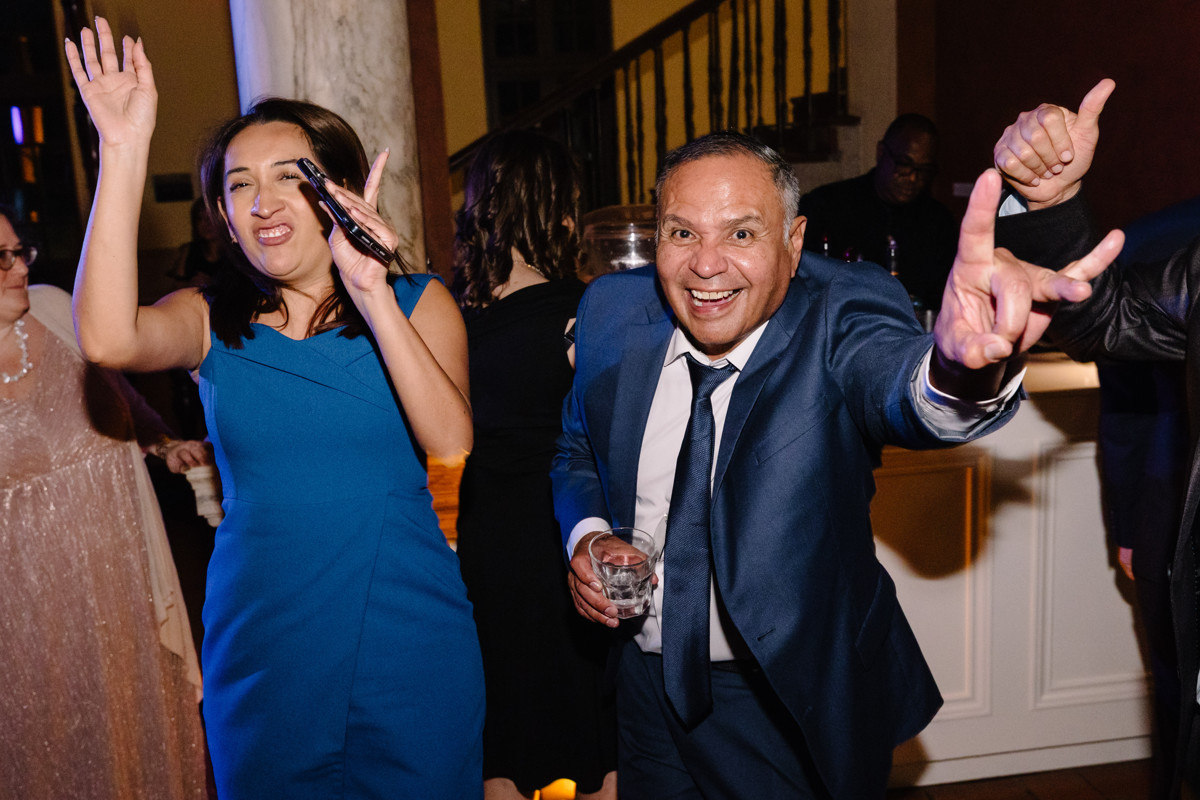 Houston wedding ceremony at st basil chapel st thomas university reception julia ideson library photographer photo