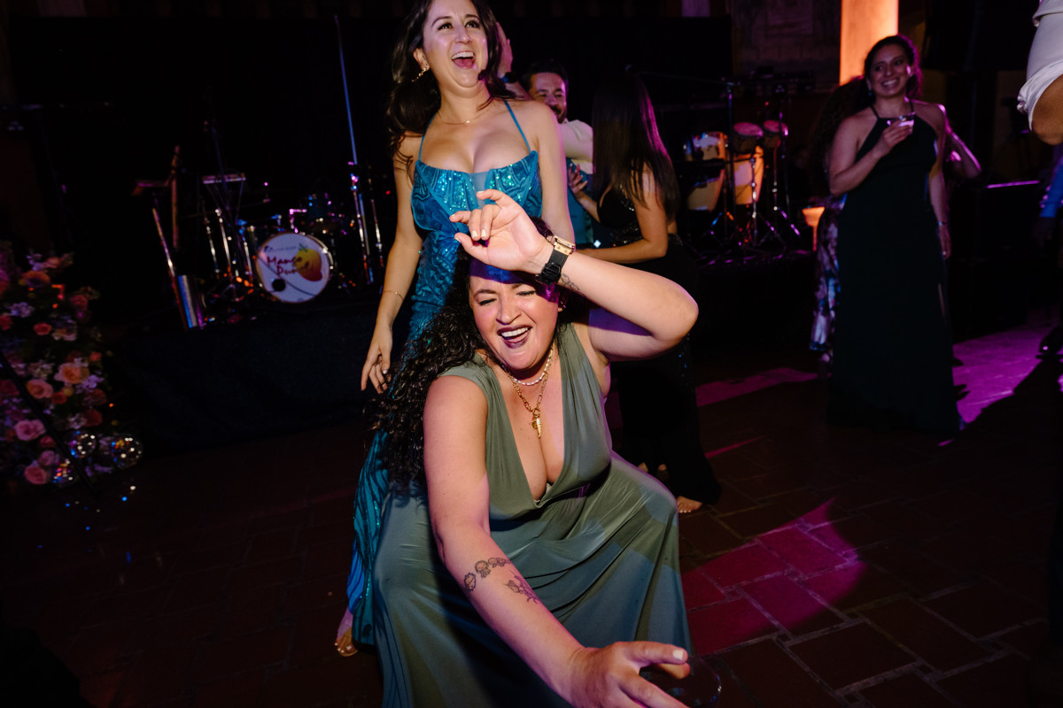 Houston wedding ceremony at st basil chapel st thomas university reception julia ideson library photographer photo