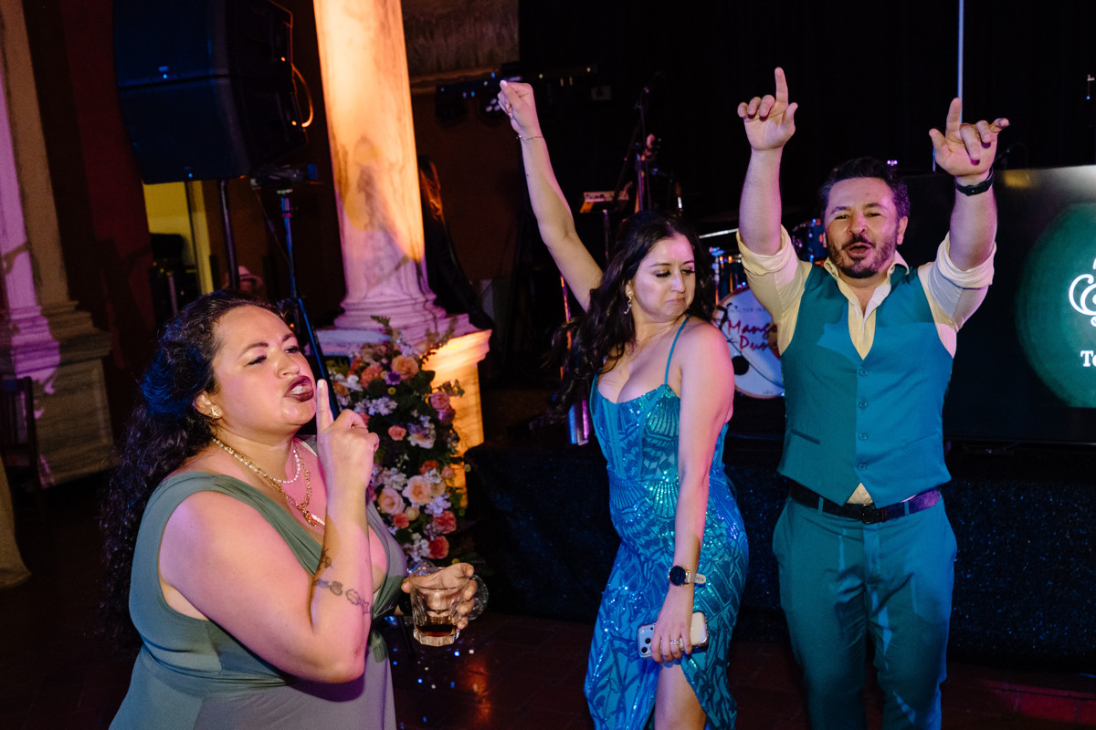Houston wedding ceremony at st basil chapel st thomas university reception julia ideson library photographer photo