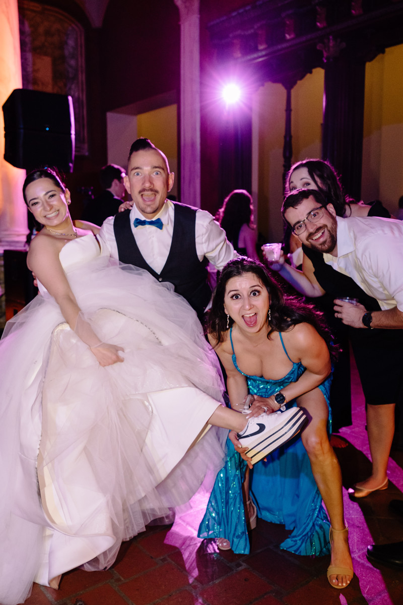Houston wedding ceremony at st basil chapel st thomas university reception julia ideson library photographer photo
