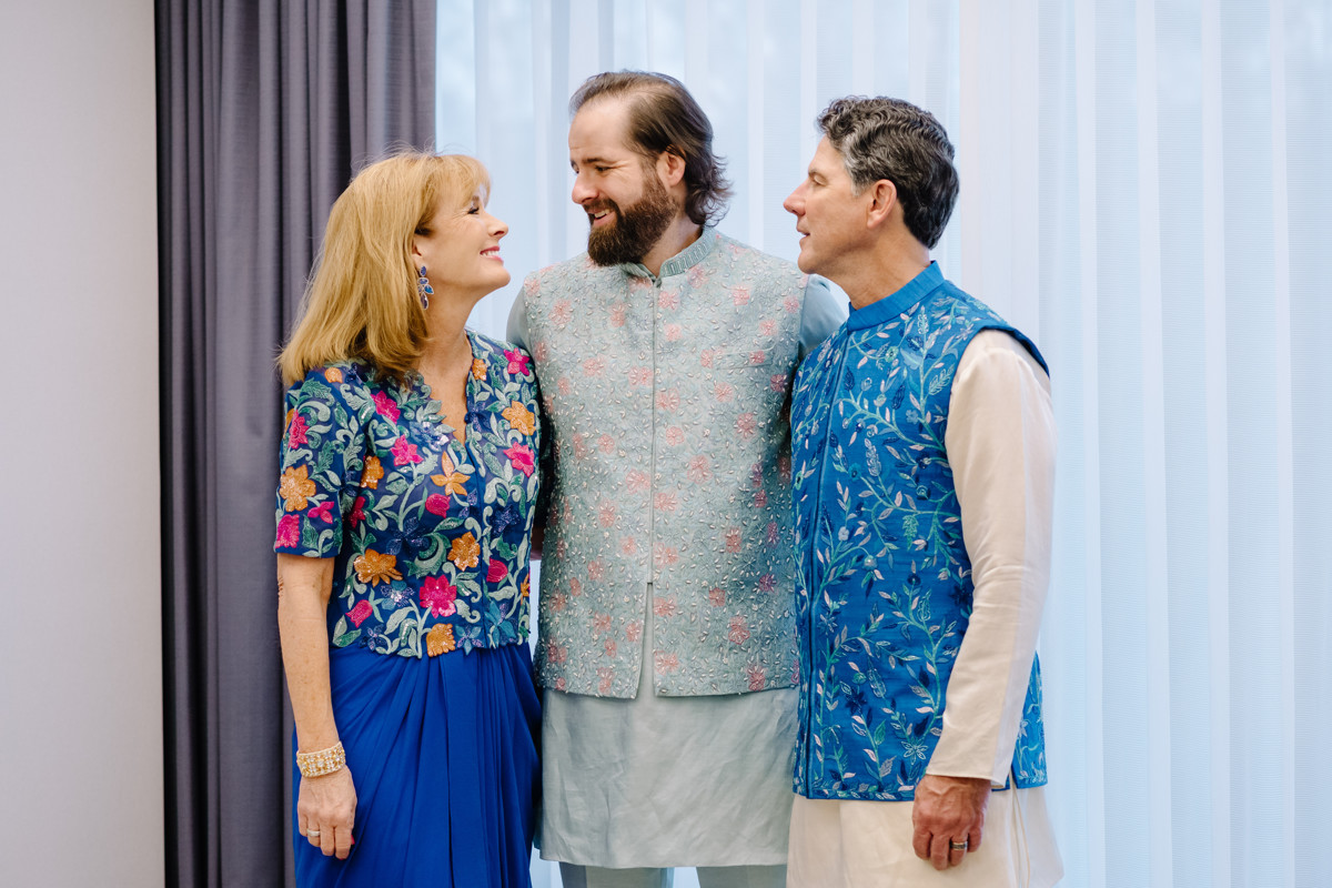 Houston documentary wedding indian american at omni hotel riverway riveroaks photo