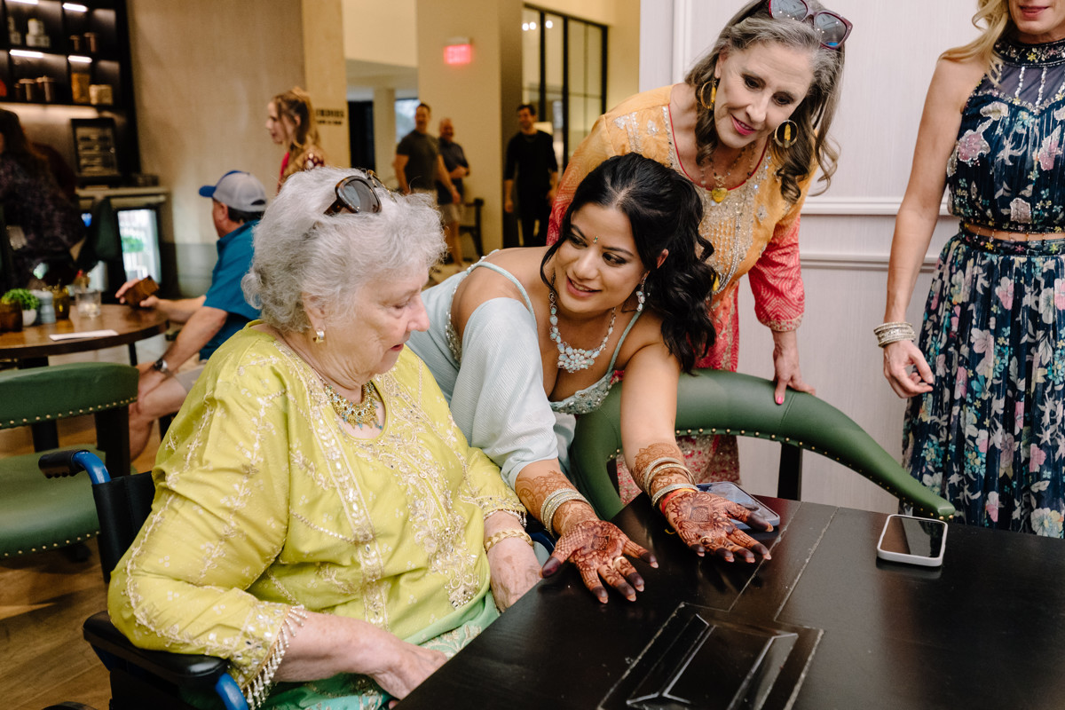Houston documentary wedding indian american at omni hotel riverway riveroaks photo