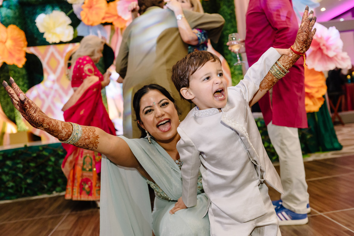 Houston documentary wedding indian american at omni hotel riverway riveroaks photo
