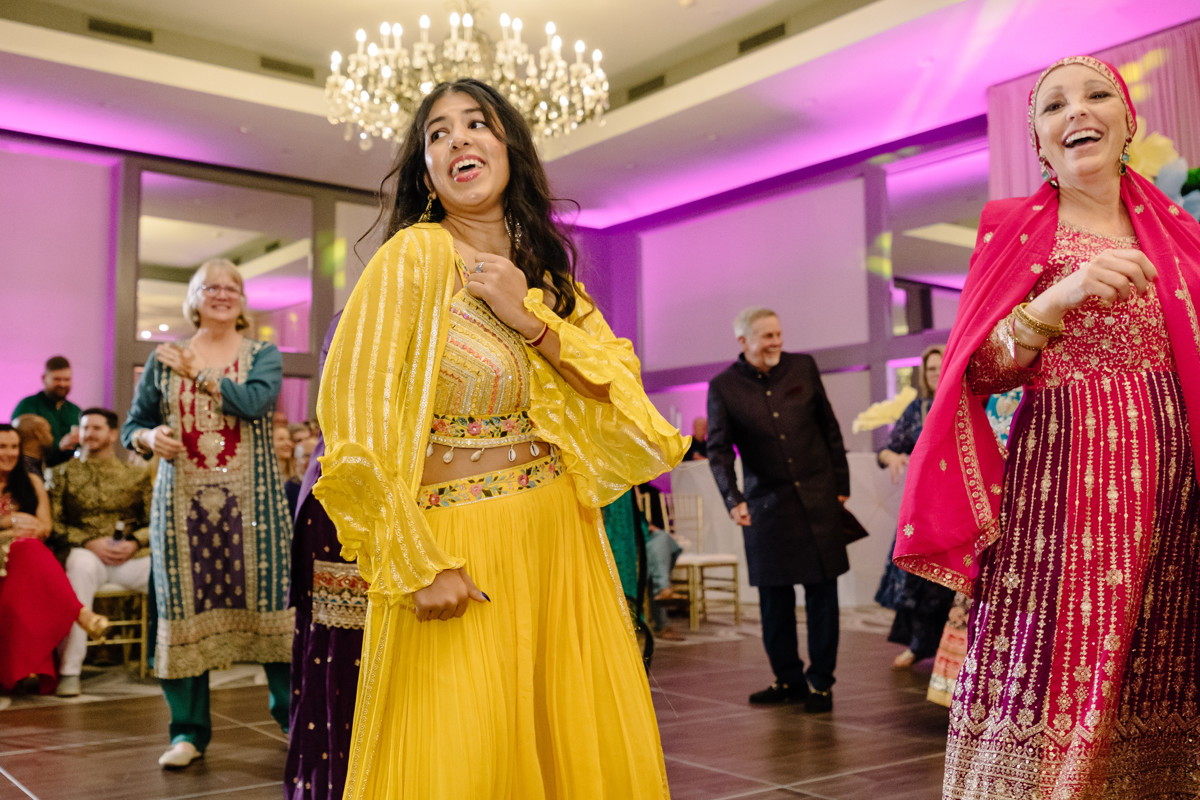 Houston documentary wedding indian american at omni hotel riverway riveroaks photo