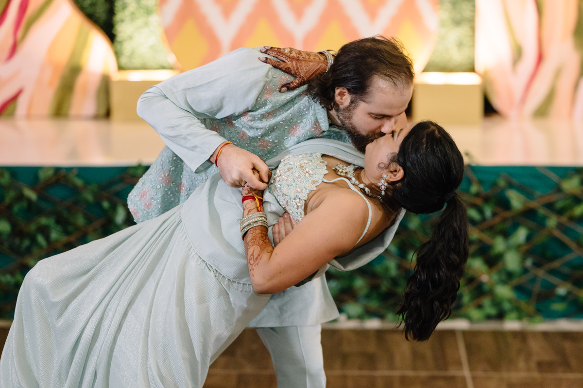 Houston documentary wedding indian american at omni hotel riverway riveroaks photo