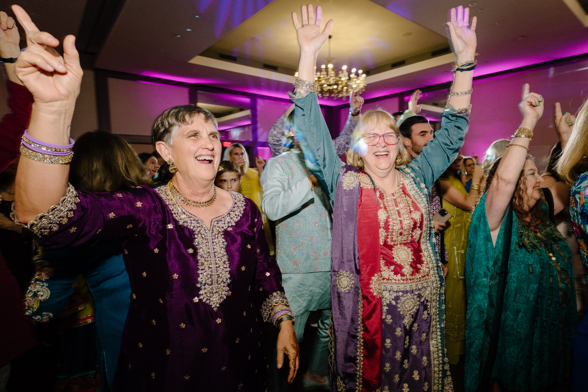 Houston documentary wedding indian american at omni hotel riverway riveroaks photo