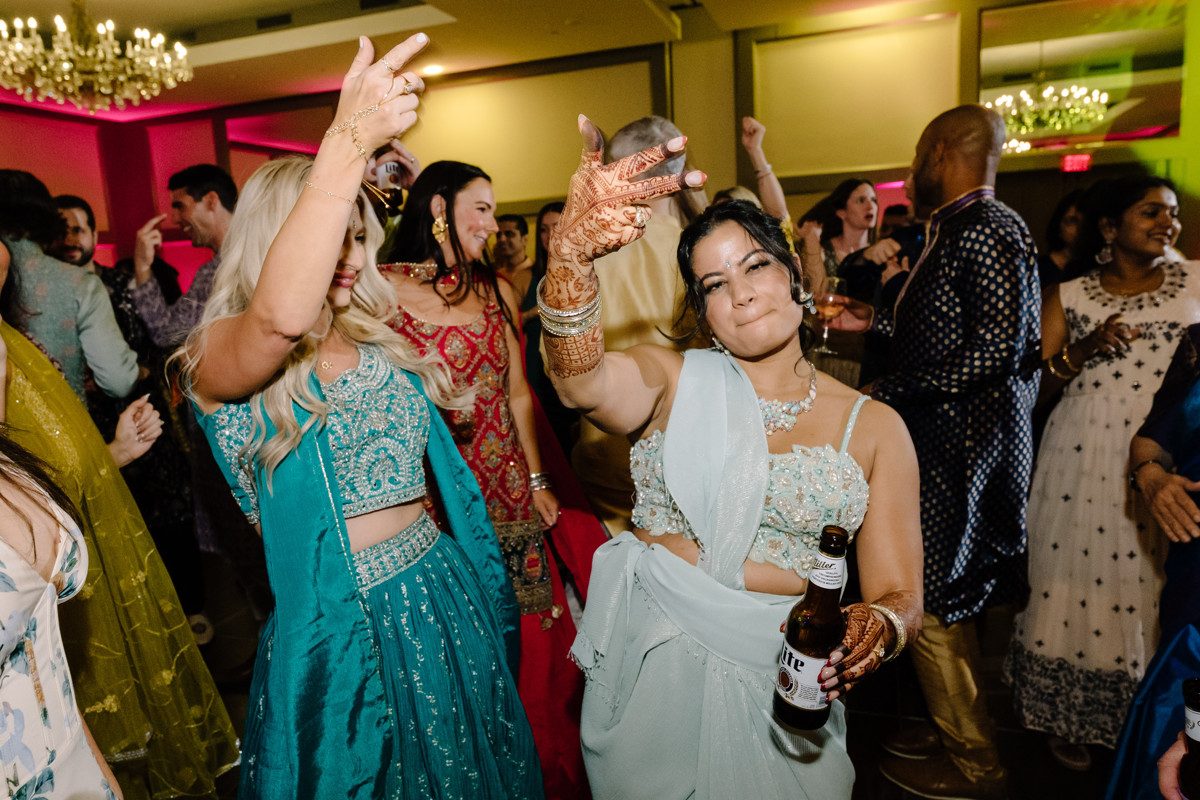Houston documentary wedding indian american at omni hotel riverway riveroaks photo