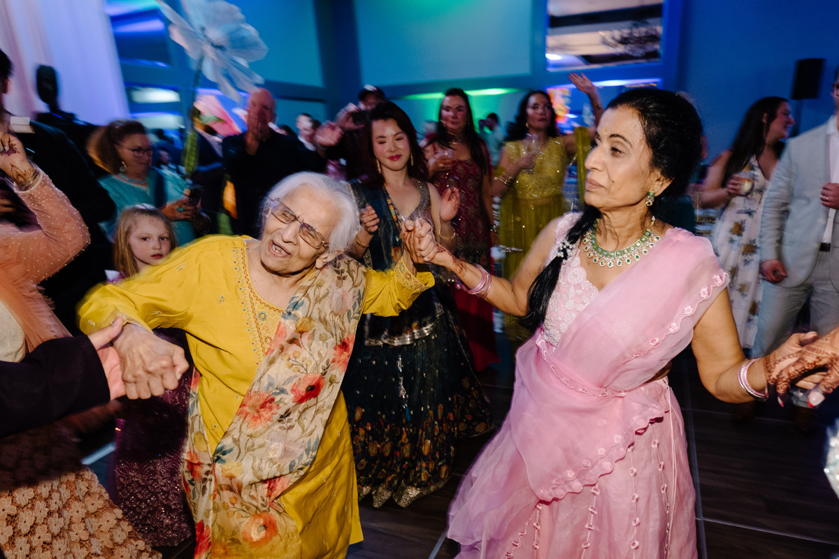 Houston documentary wedding indian american at omni hotel riverway riveroaks photo