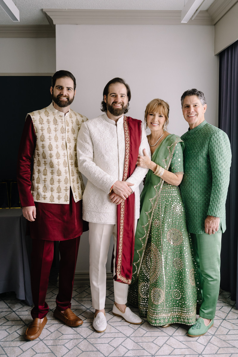 Houston documentary wedding indian american at omni hotel riverway riveroaks photo