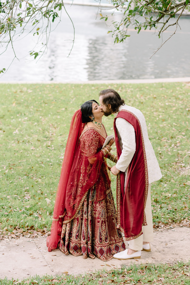 Houston documentary wedding indian american at omni hotel riverway riveroaks photo
