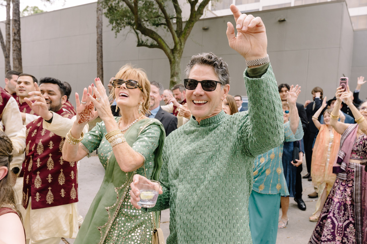 Houston documentary wedding indian american at omni hotel riverway riveroaks photo
