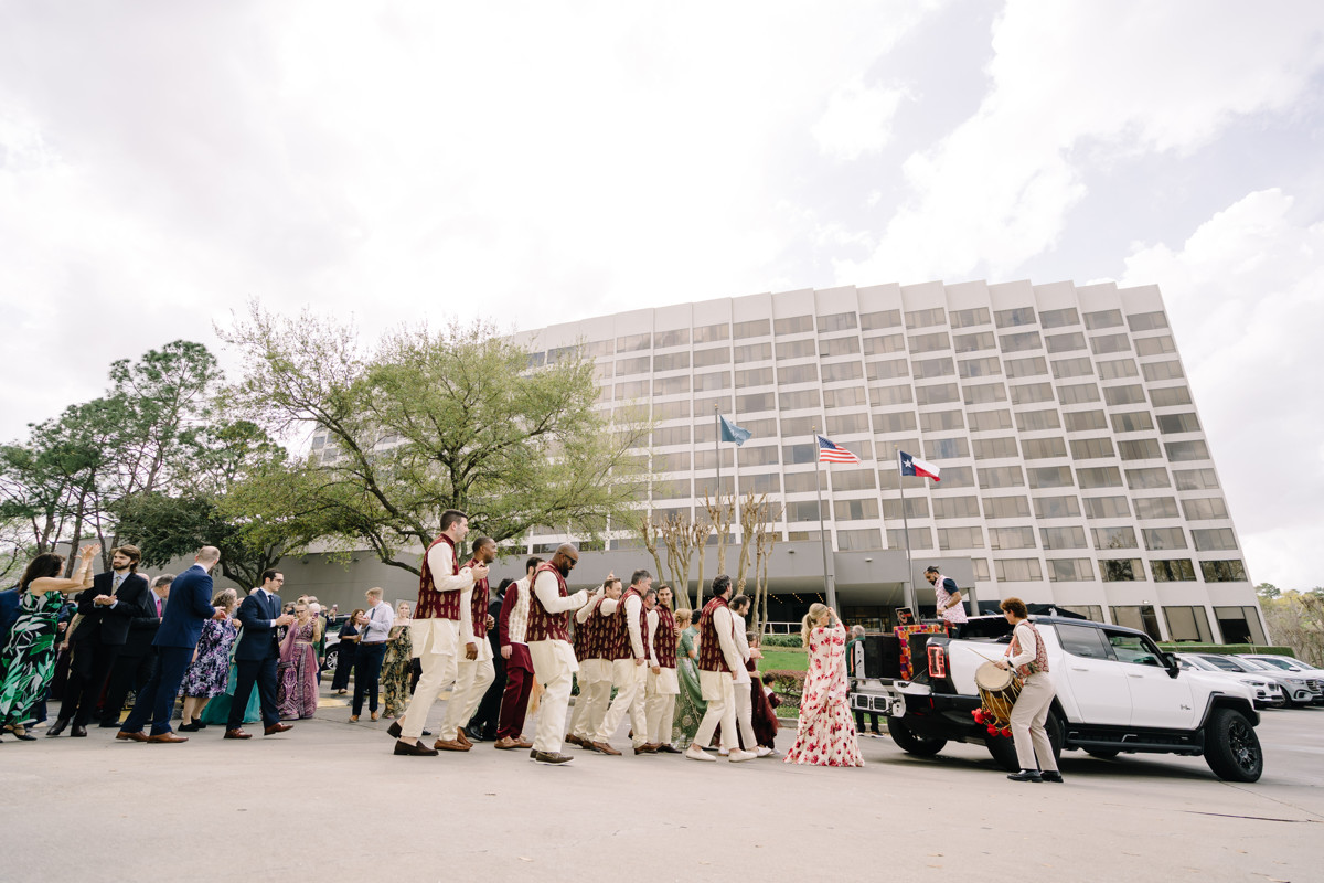 Houston documentary wedding indian american at omni hotel riverway riveroaks photo