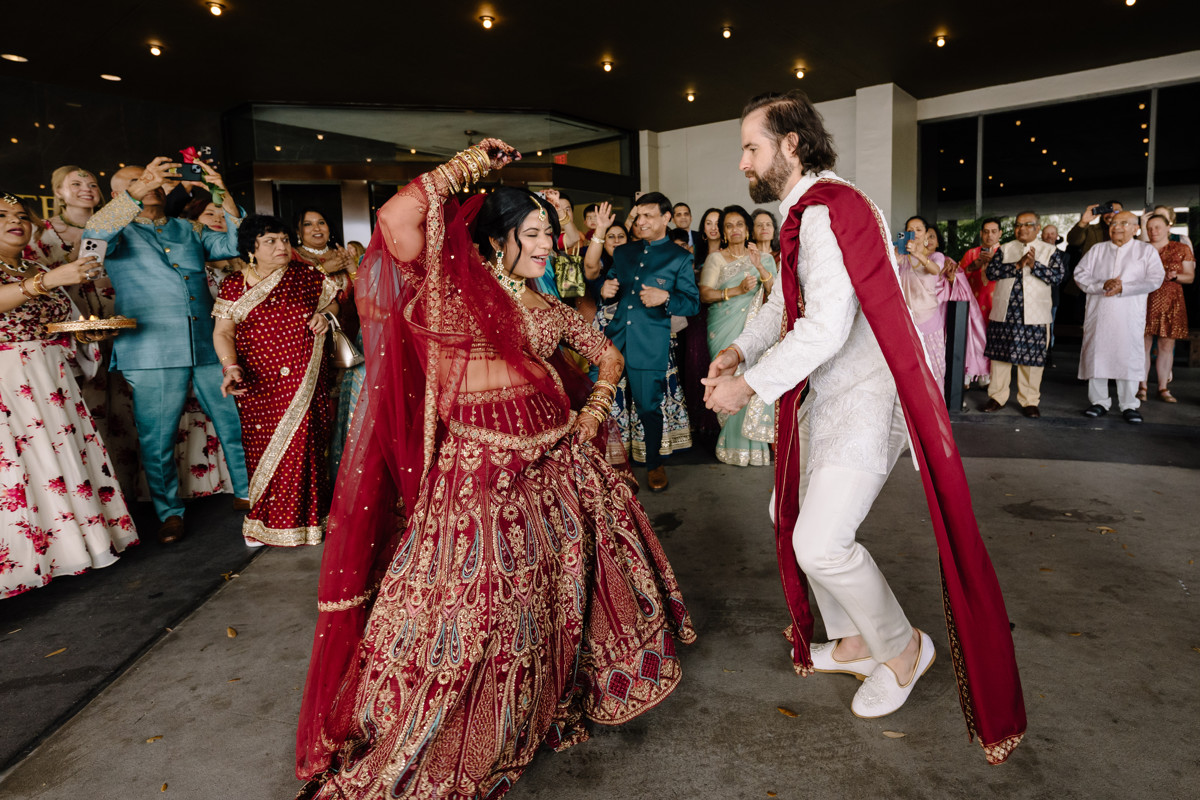 Houston documentary wedding indian american at omni hotel riverway riveroaks photo