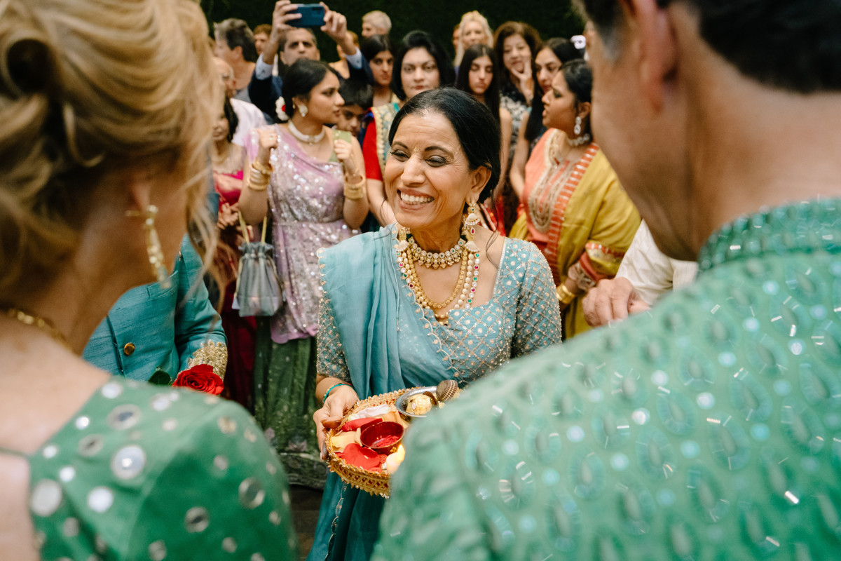 Houston documentary wedding indian american at omni hotel riverway riveroaks photo