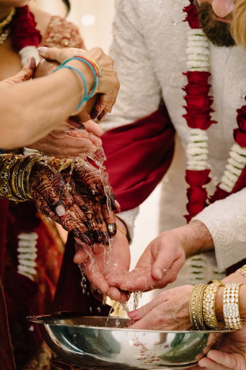 Houston documentary wedding indian american at omni hotel riverway riveroaks photo
