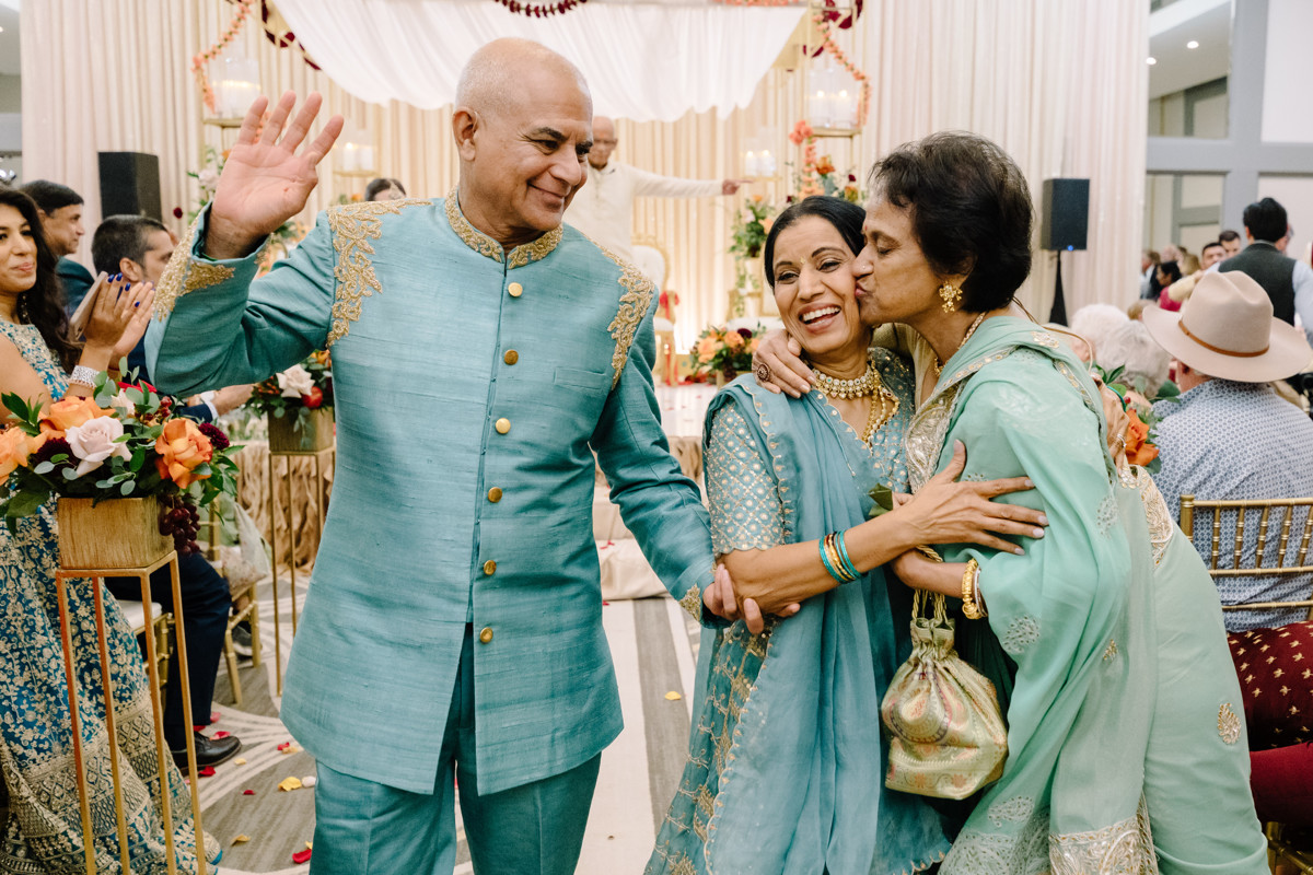 Houston documentary wedding indian american at omni hotel riverway riveroaks photo