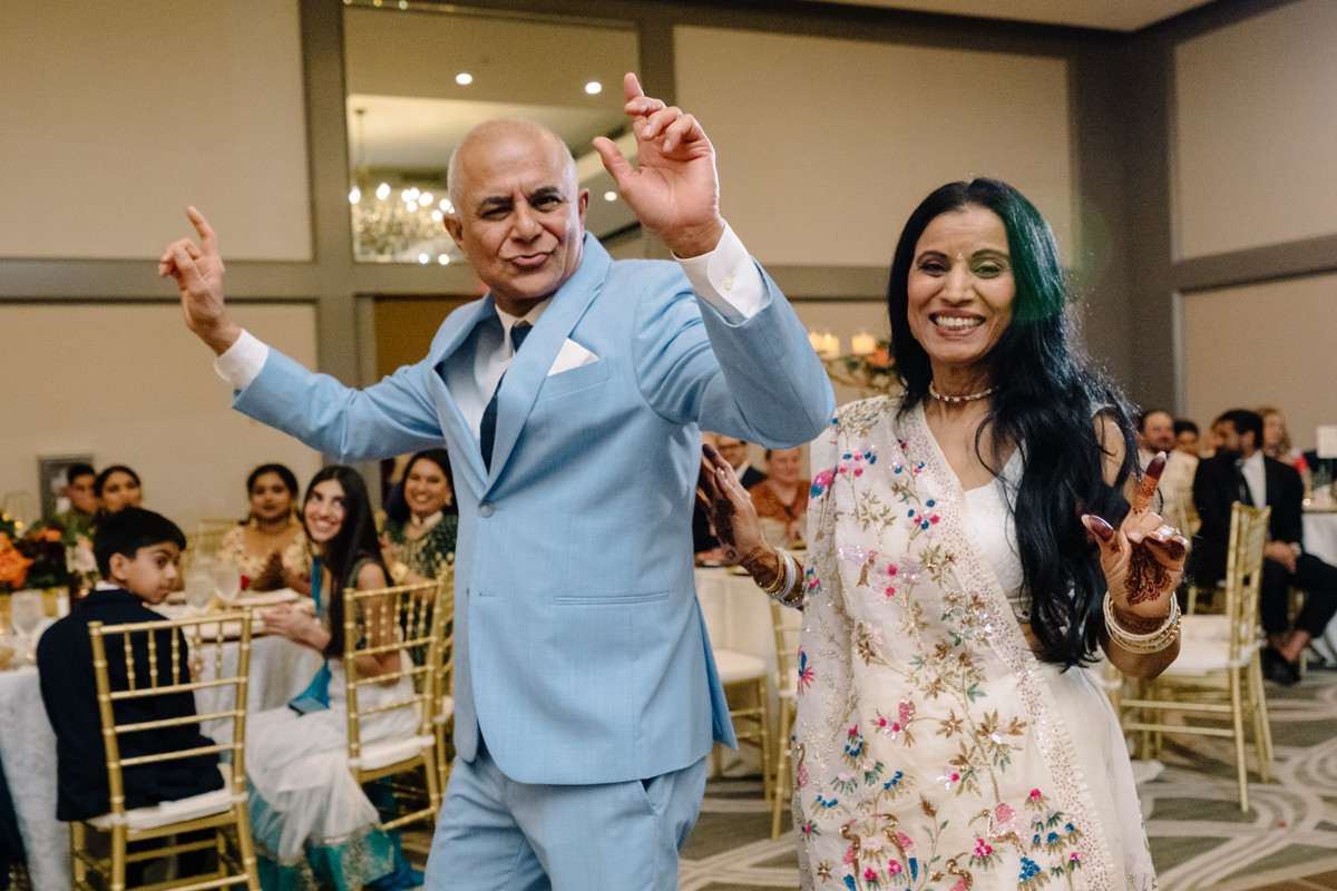 Houston documentary wedding indian american at omni hotel riverway riveroaks photo