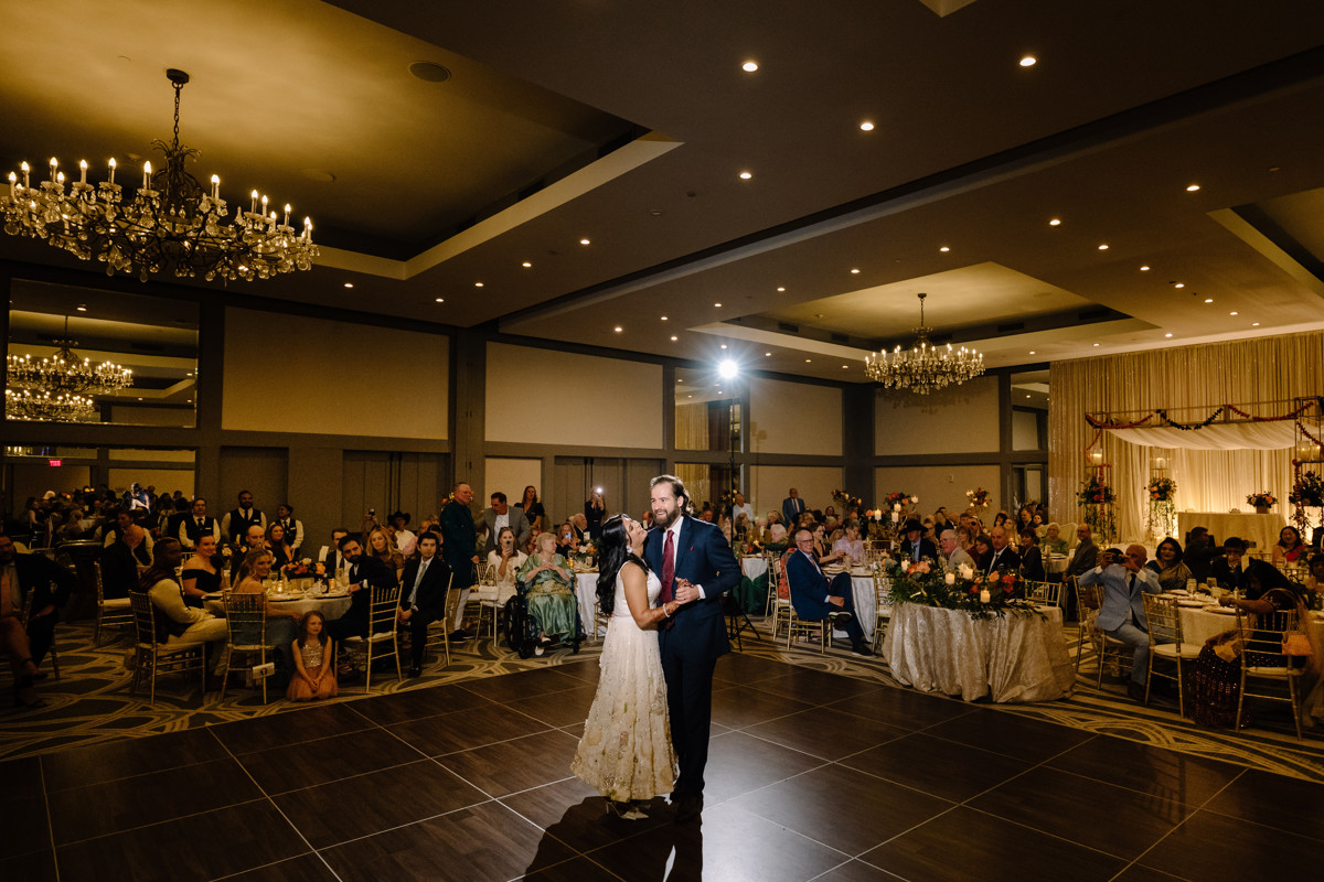 Houston documentary wedding indian american at omni hotel riverway riveroaks photo