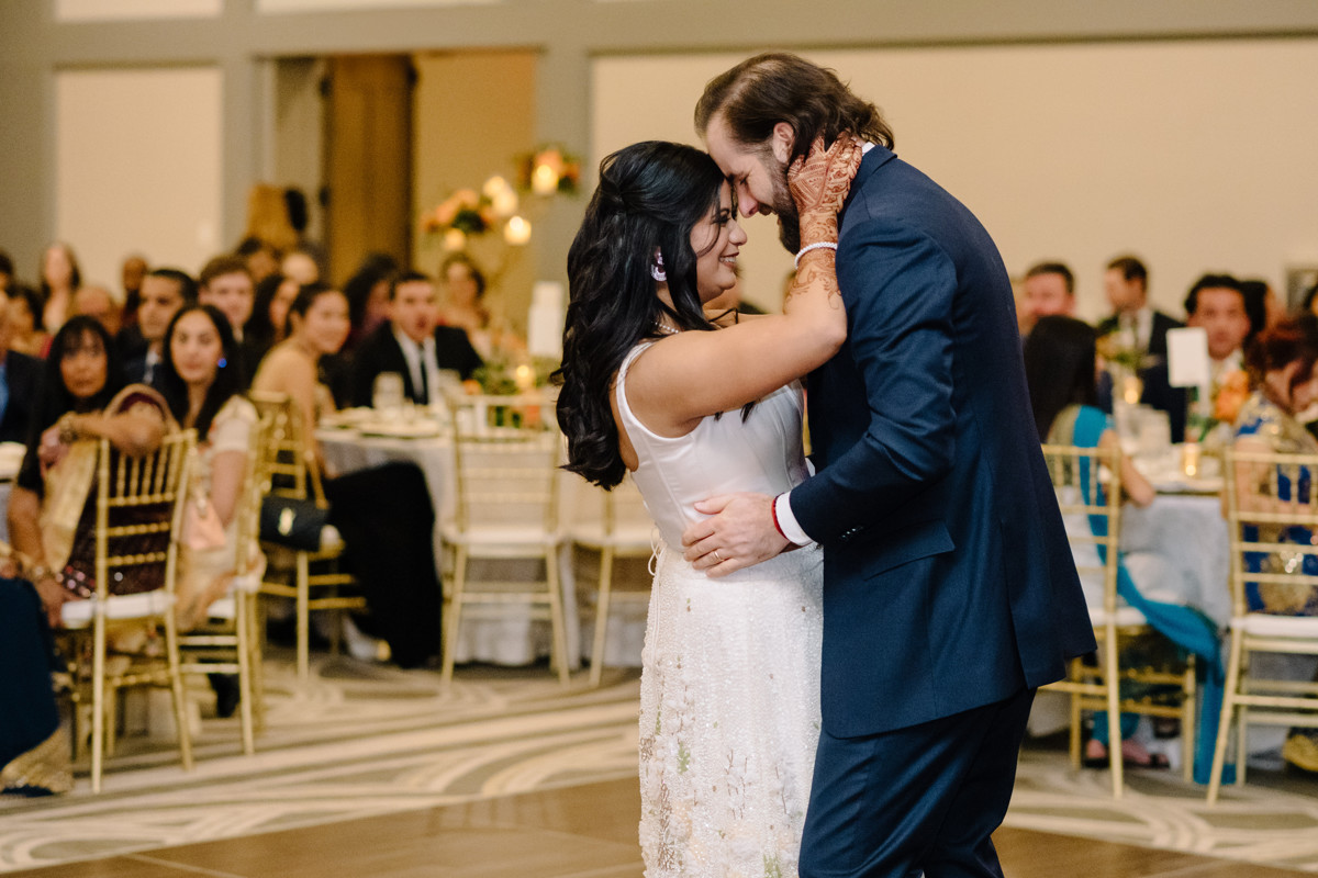 Houston documentary wedding indian american at omni hotel riverway riveroaks photo