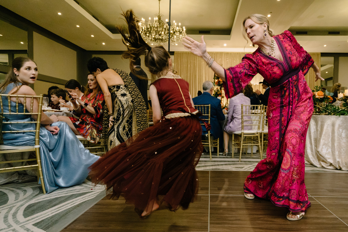 Houston documentary wedding indian american at omni hotel riverway riveroaks photo