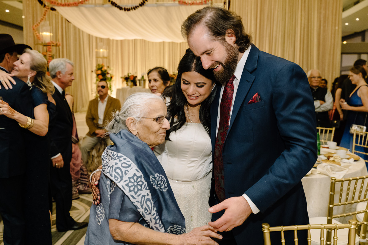 Houston documentary wedding indian american at omni hotel riverway riveroaks photo