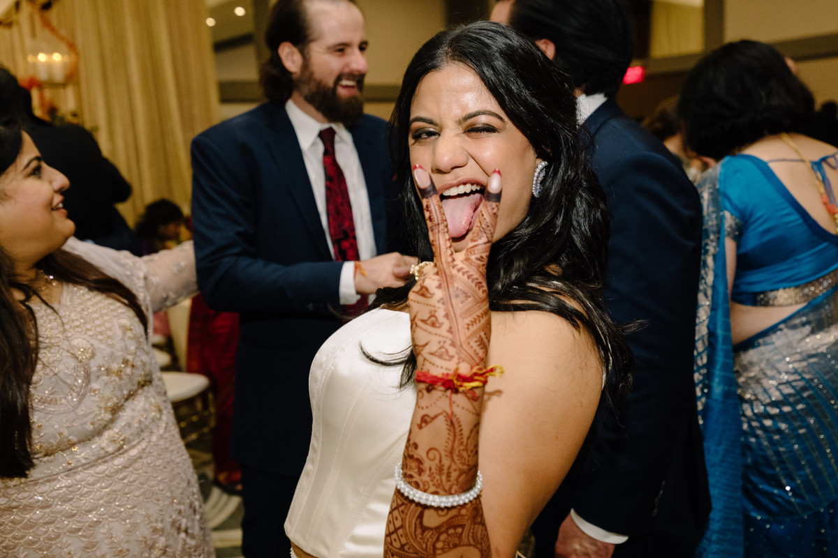 Houston documentary wedding indian american at omni hotel riverway riveroaks photo