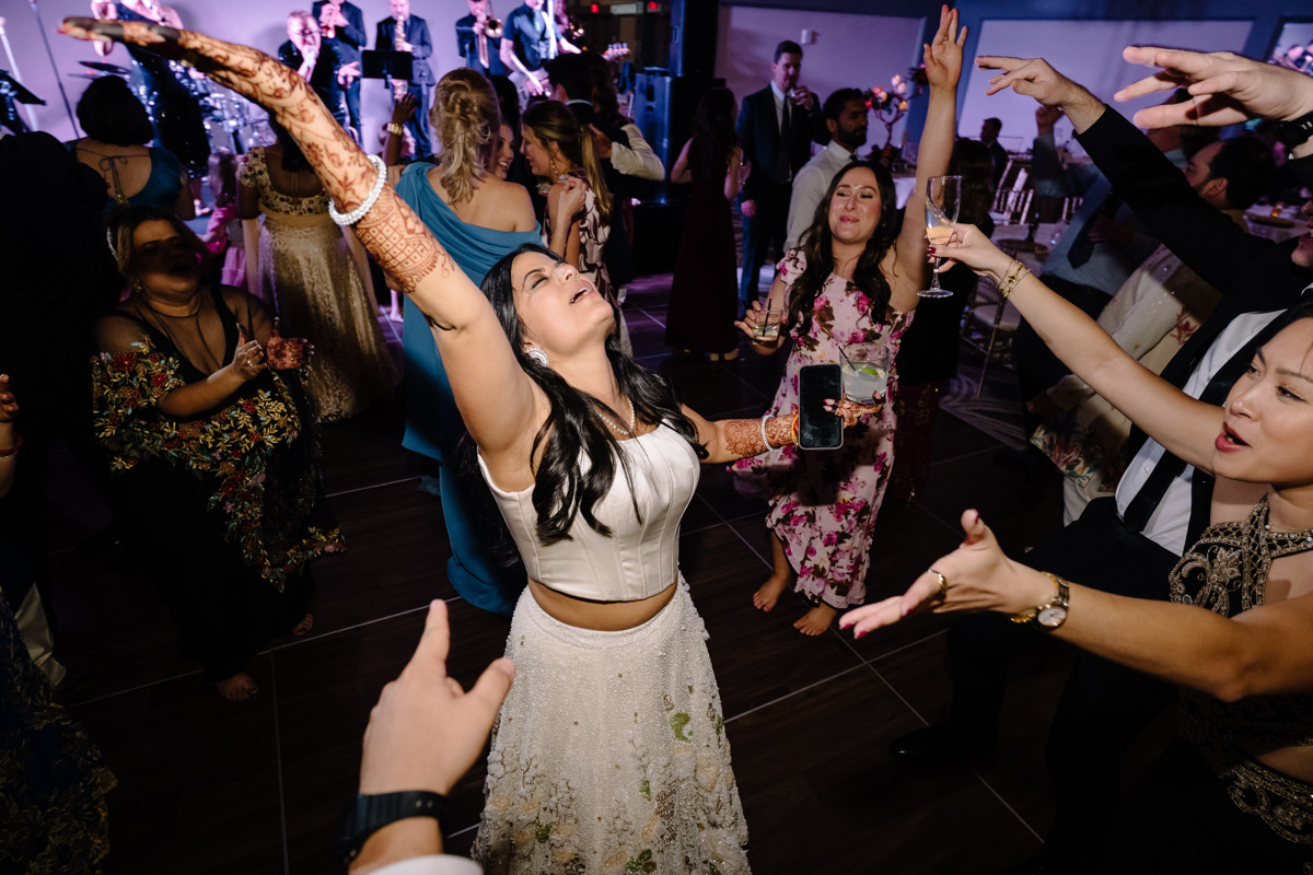 Houston documentary wedding indian american at omni hotel riverway riveroaks photo