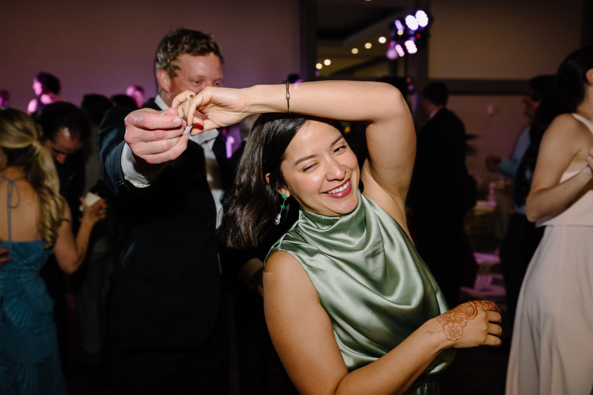 Houston documentary wedding indian american at omni hotel riverway riveroaks photo