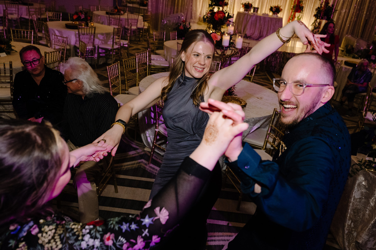 Houston documentary wedding indian american at omni hotel riverway riveroaks photo