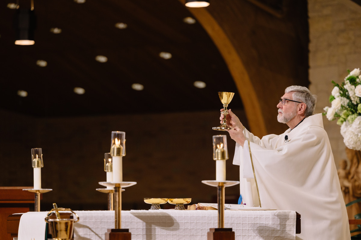 briscoe manor wedding photo st laurence catholic church ceremony houston documentary wedding photographer
