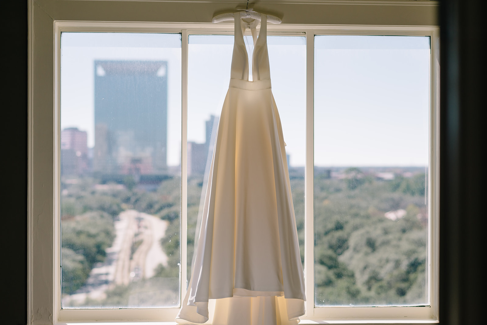 Wedding photo hotel zaza museum district ballroom reception new year eve party best houston wedding photographer