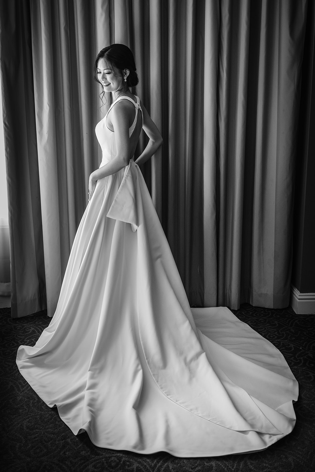 Wedding photo hotel zaza museum district ballroom reception new year eve party best houston wedding photographer