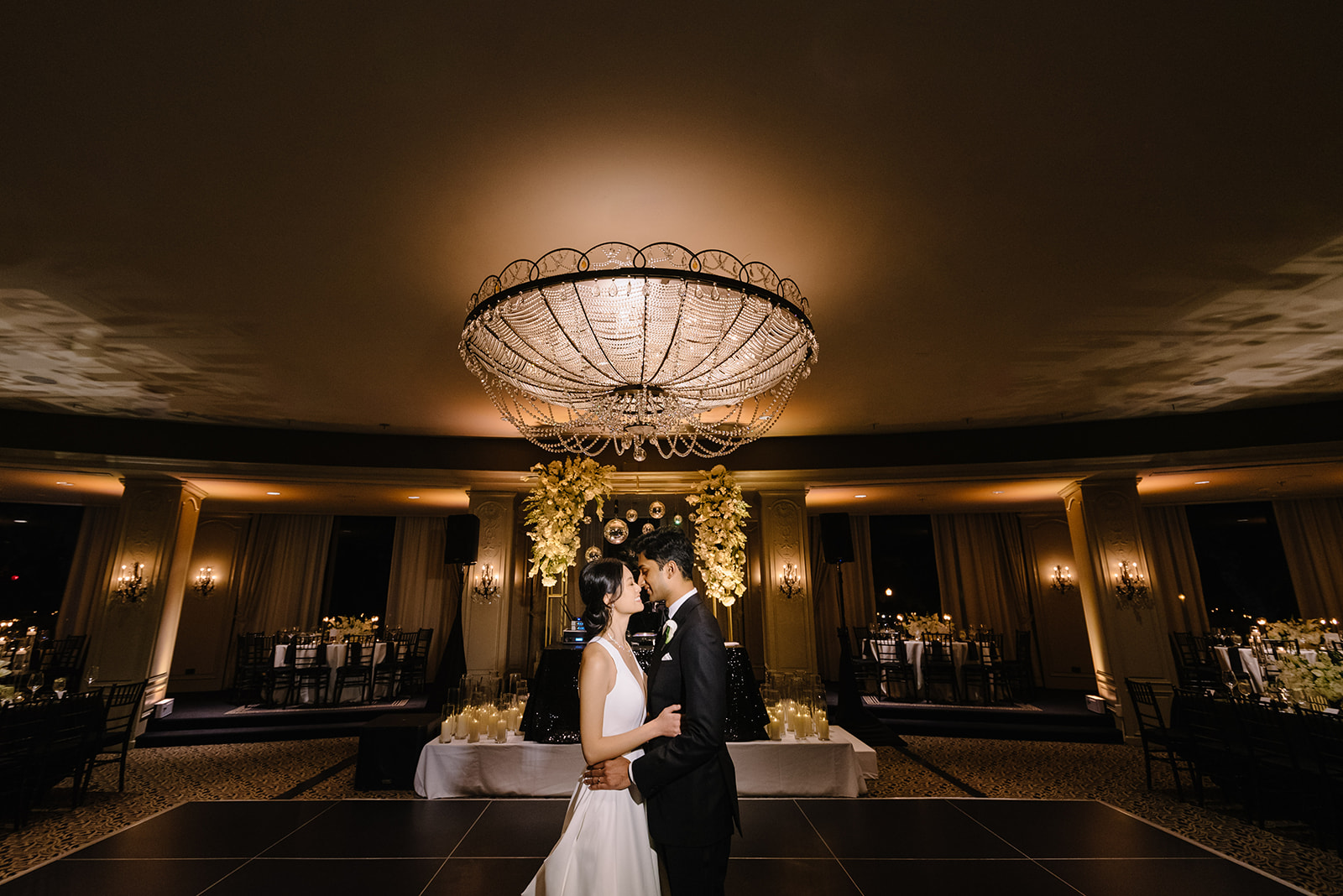 Wedding photo hotel zaza museum district ballroom reception new year eve party best houston wedding photographer