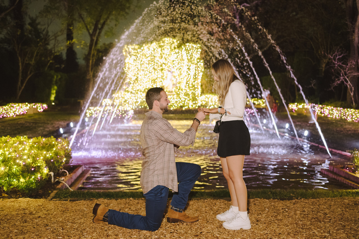 Bayou bend garden Christmas engagement proposal location best houston photographer